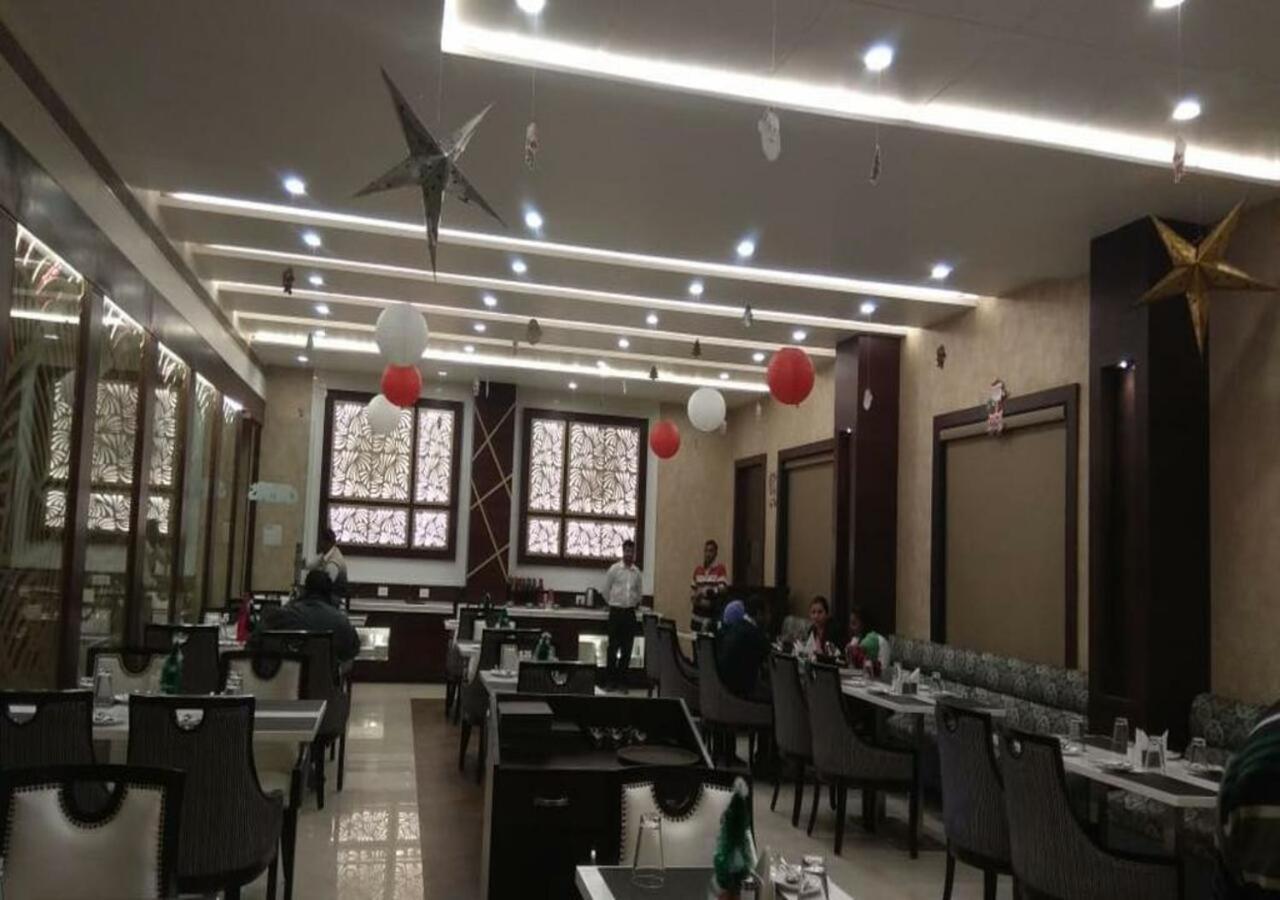 โรงแรมนันท์ เรซิเดนซี Ghazipur ภายนอก รูปภาพ