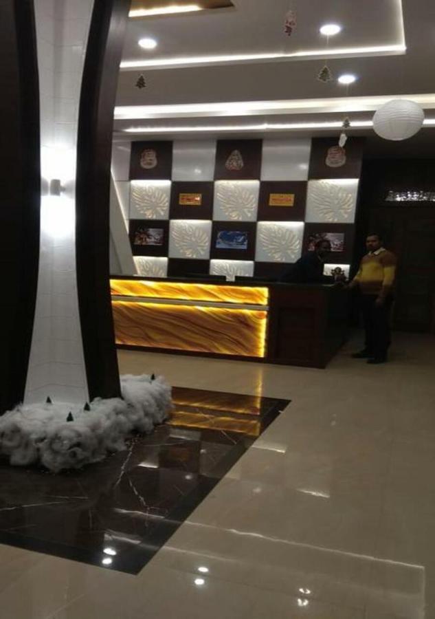 โรงแรมนันท์ เรซิเดนซี Ghazipur ภายนอก รูปภาพ